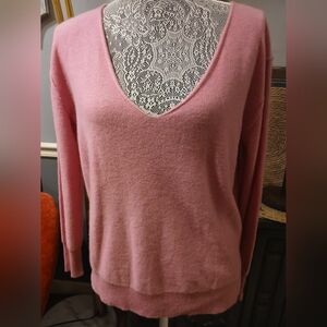 Free People 100% cashmere v neck sweater